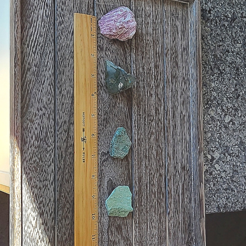 Rock Hounds Collectors 4 specimen Box pink tourmaline labradorite 2 Fuchsite